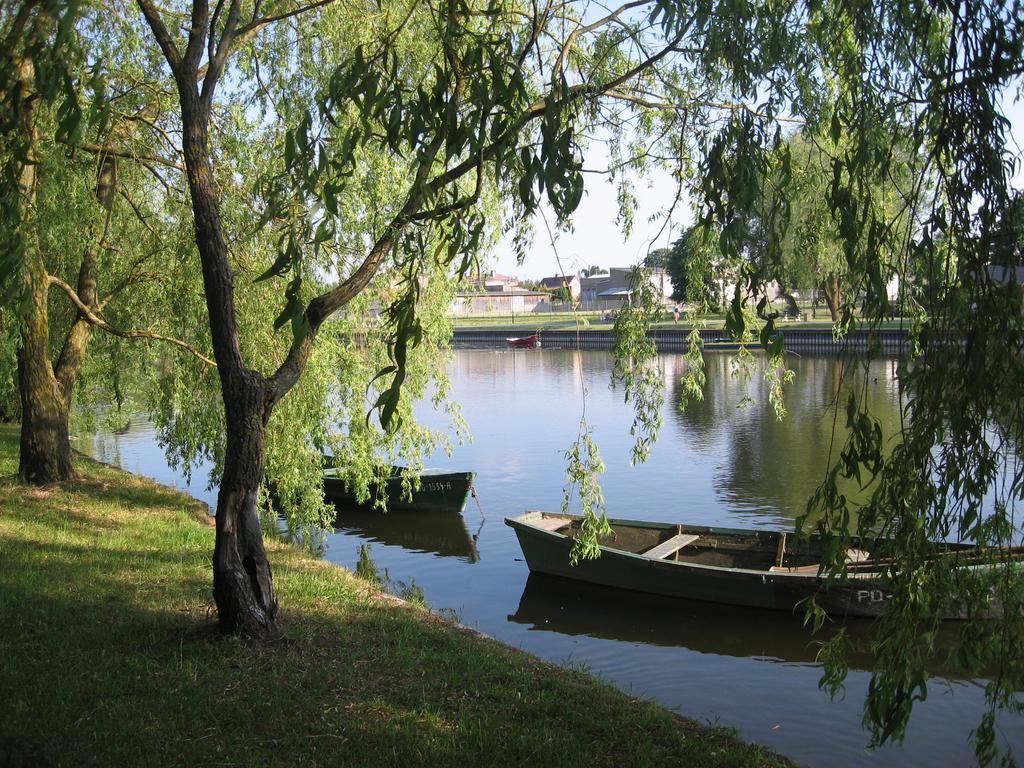 Pokoje I Domki Nad Kanalem Bystrym Augustow Luaran gambar
